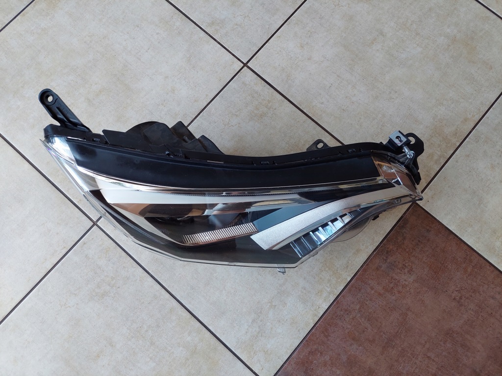 фото №5, Права лампа - full led - toyota rav4 iv lift 15-18