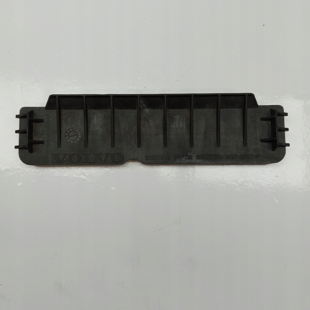 Volvo v40 2 d4 2,0d 2014 основание аккумулятор 31301934 31301935 Цена