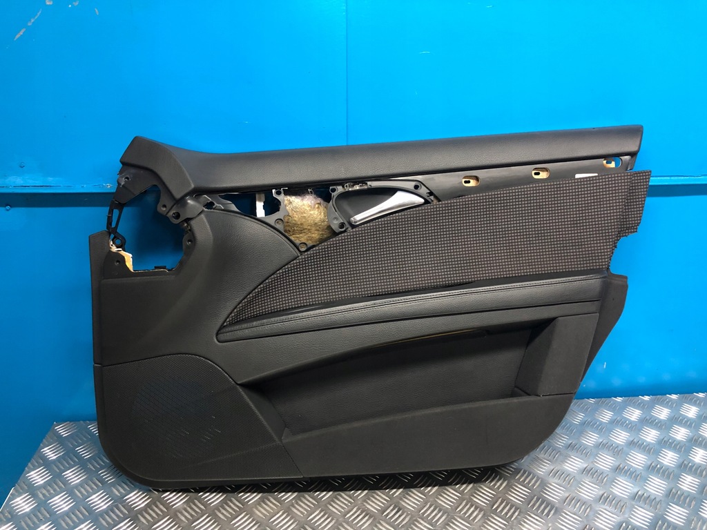 фото №1, Mercedes w211 обивка обшивка дверь правый перед