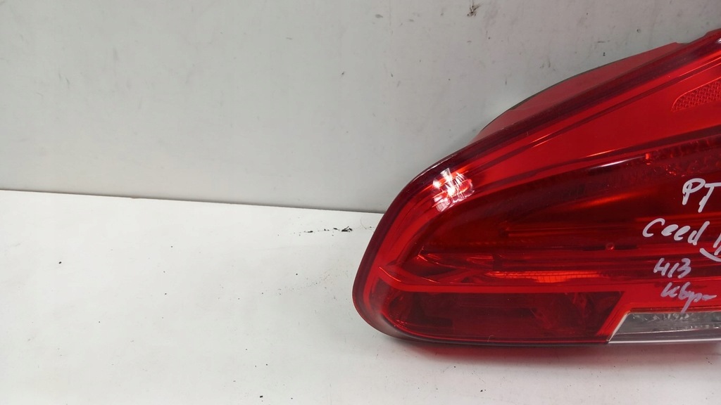 фото №3, Kia ceed ii hb лампа задняя правый w крышка