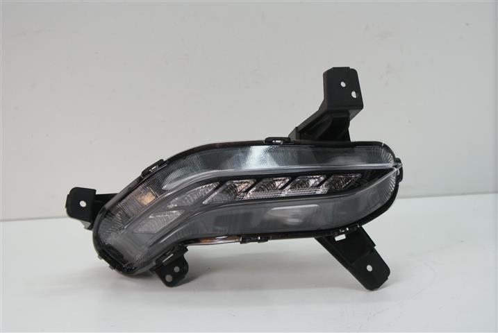 Купить Hyundai i30 fastback 17r+ правое фонарь  drl led