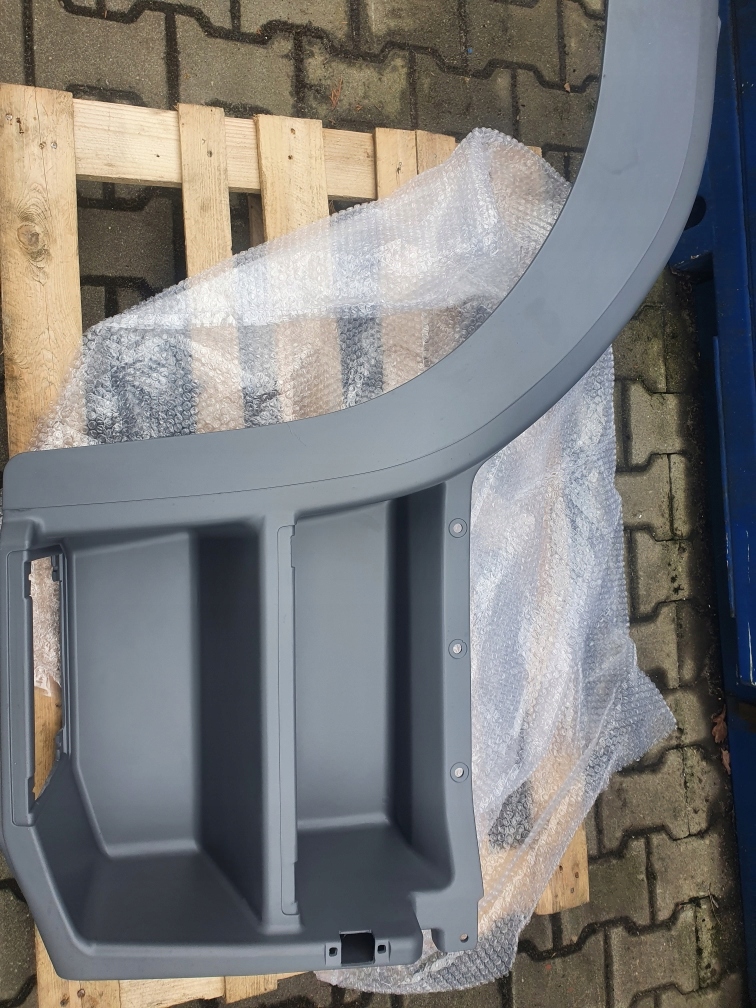 фото №1, Подножка mercedes atego 9736663201 правый