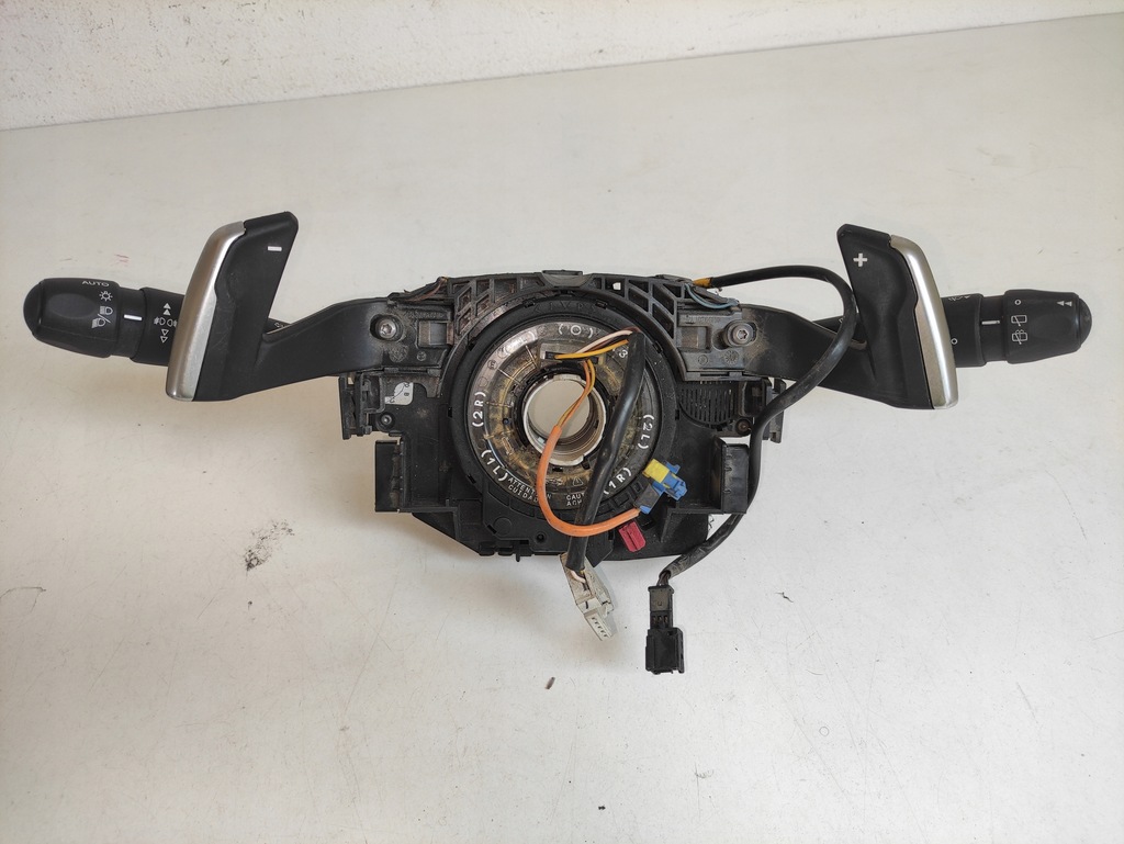 фото №1, Peugeot 208 переключатель комбинированный 98030392zd