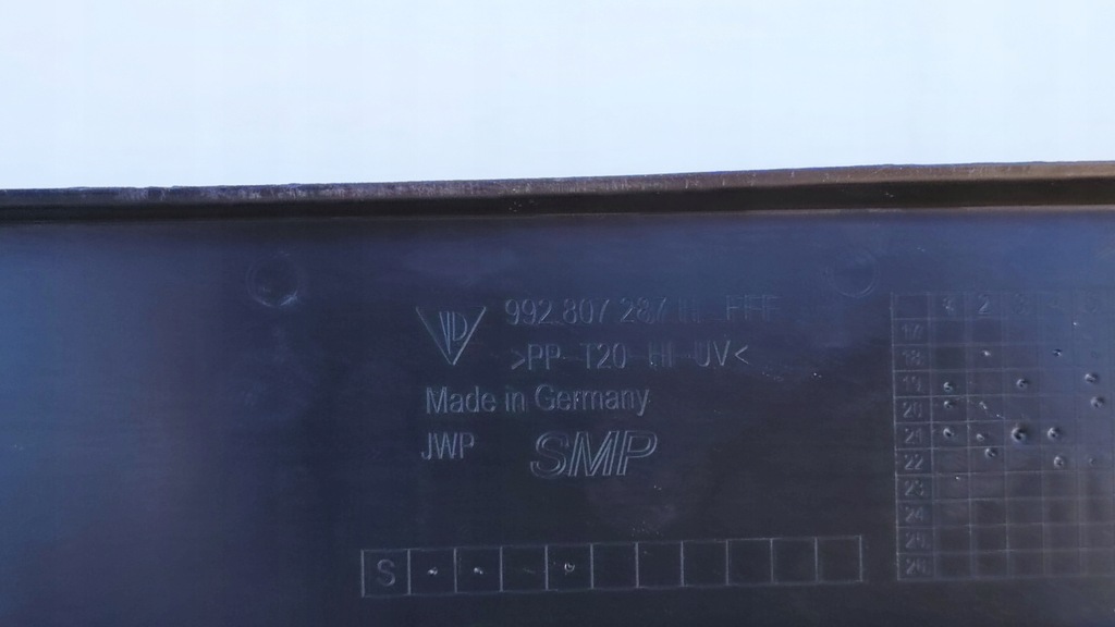 фото №6, Porsche 911 992 19- рамка підкладка номерного знака реєстраційний перед tc261