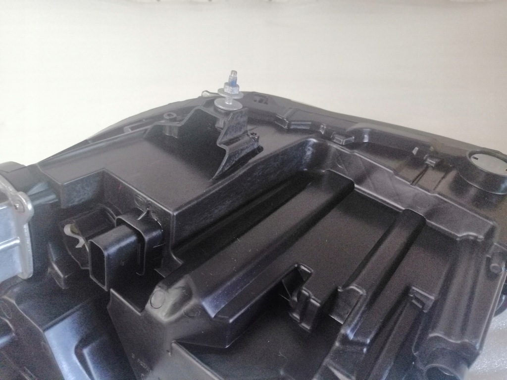 фото №14, Opel corsa f лампа перед права led