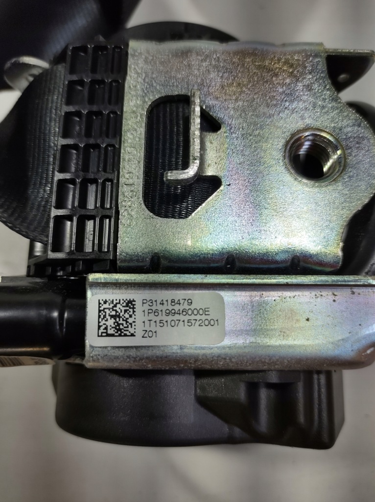 фото №8, Volvo v40 15r - pas безопасности правый перед 31418479