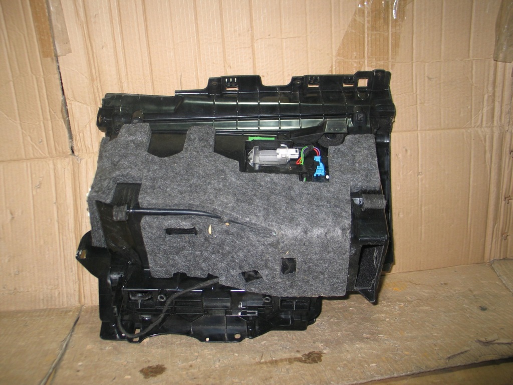 фото №8, Бардачок пасажира mercedes glk x204 a204 a2046803991 europa