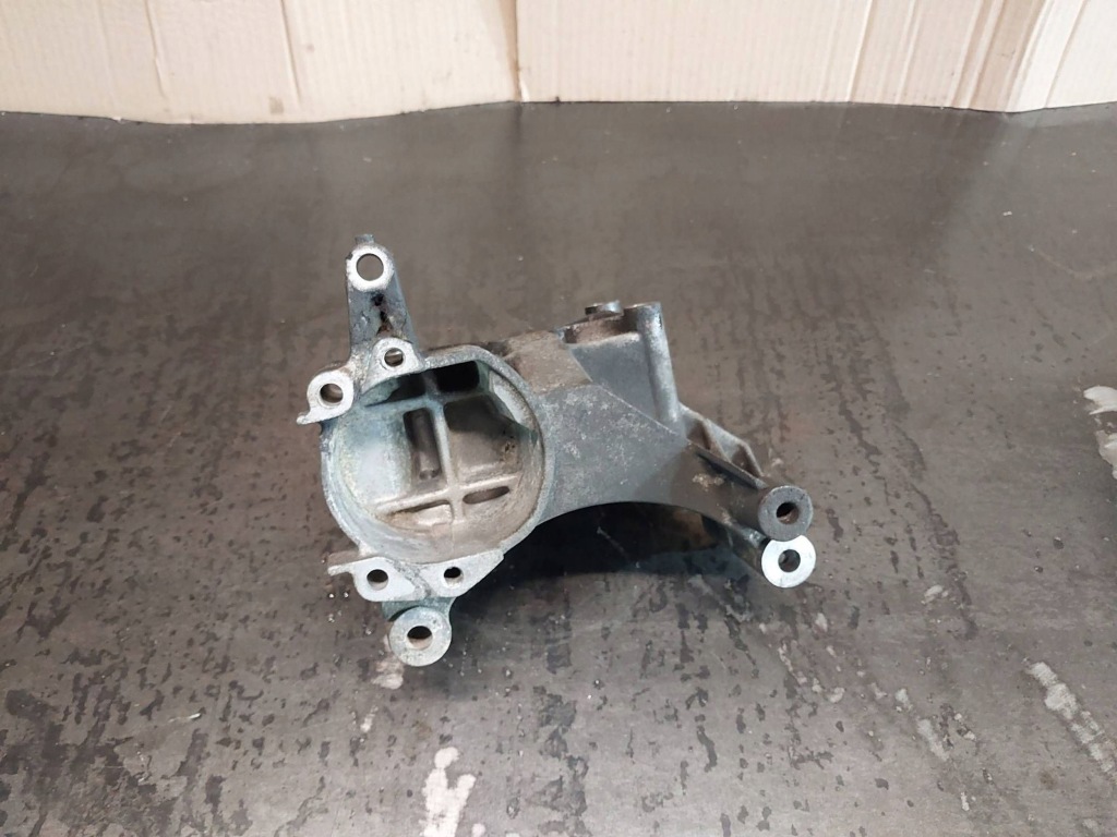 Кронштейн / кронштейн генератора bmw 3 e46 318i m43b19 194e1 1247646 1231247646 Доставка