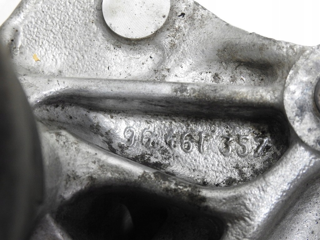 фото №8, Кронштейн подушка двигателя правая peugeot 407 2.2 16v