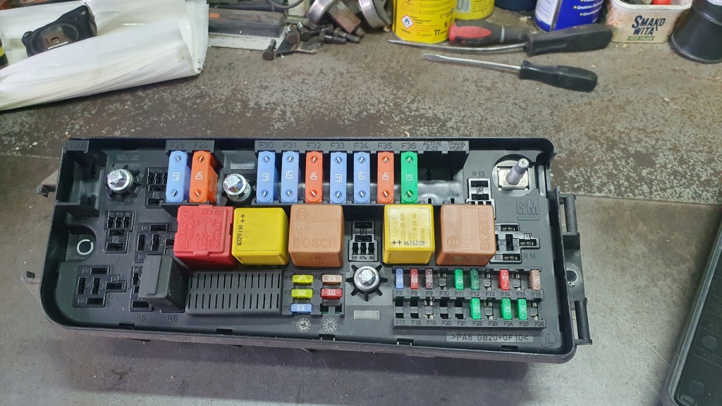 фото №5, Opel vectra c - коробка предохранителей 24436039