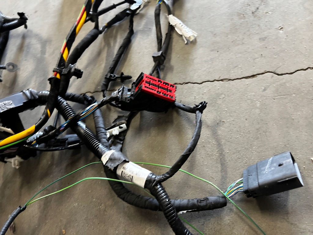 фото №11, Проводка жгут отсек двигателя ford escape mk4 1.5 eb