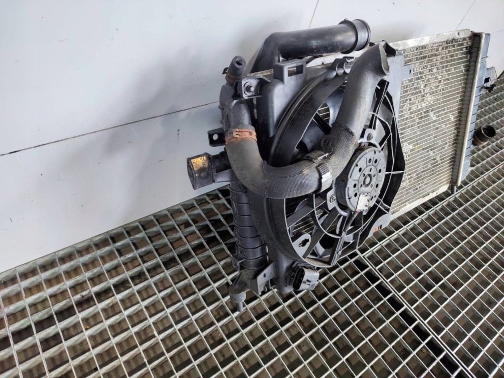 Комплект радіатор інтеркулер вентилятор opel astra h 3 1.9 cdti 13132559 в Україні