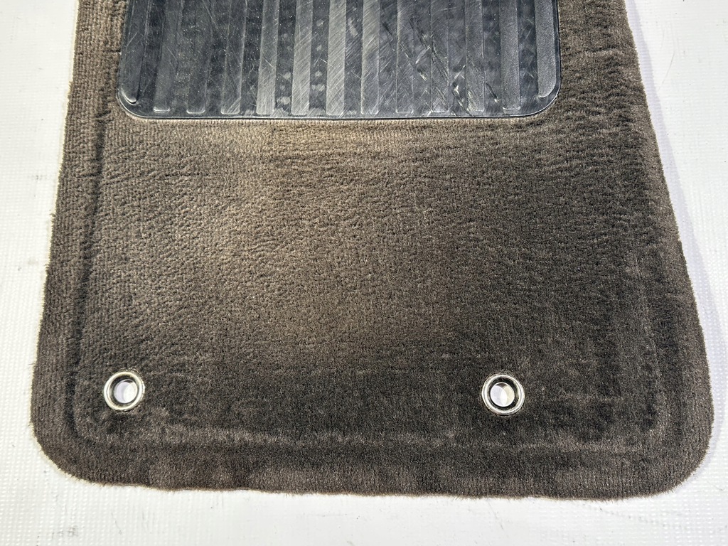 фото №10, Килимки перед передні велюрові chevrolet camaro 2009 - 2015