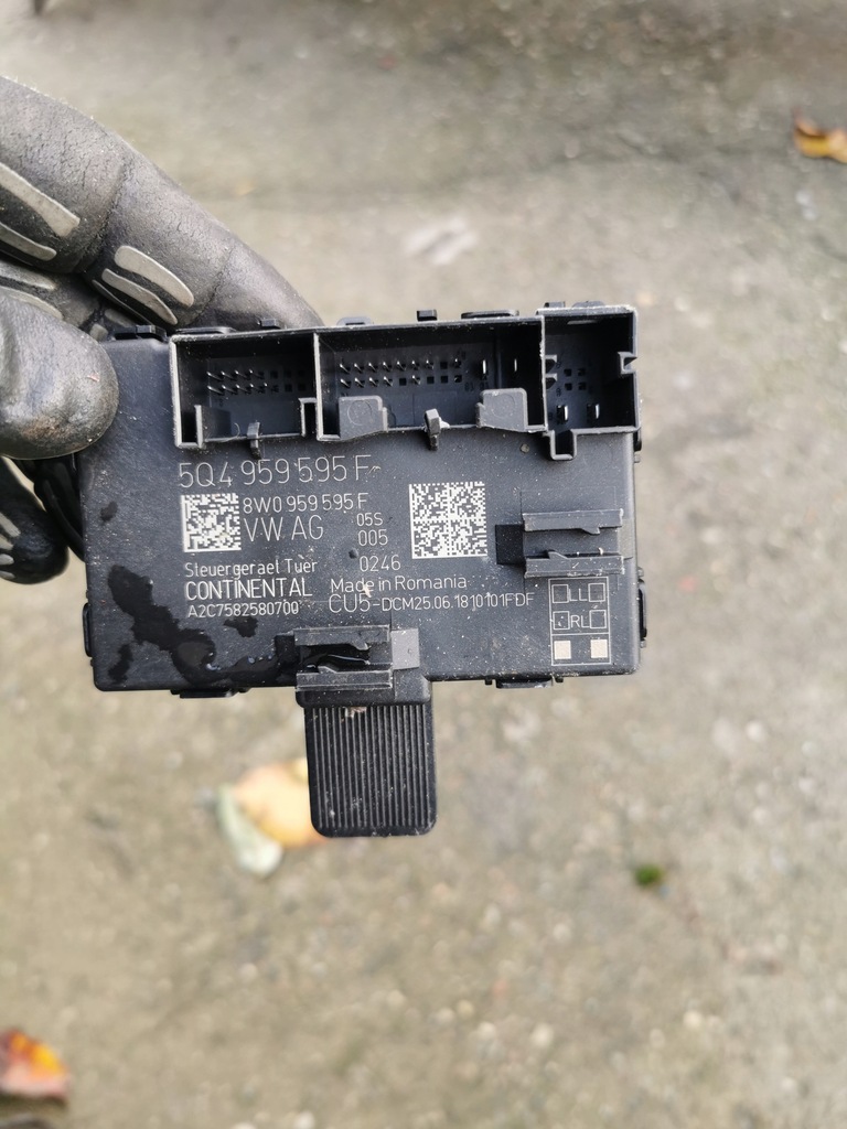 фото №1, Модуль двері volkswagen оригінальний номер 5q4959595f