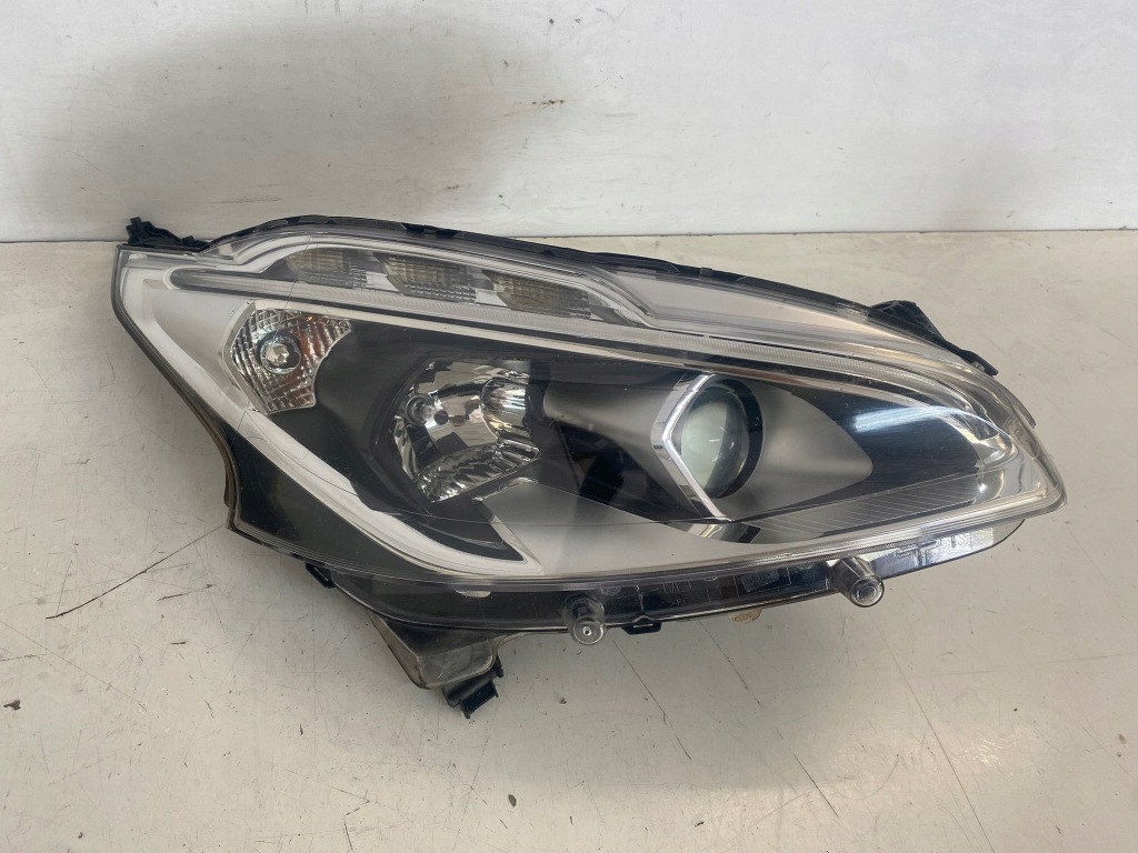 фото №1, Лампа правий перед права передня peugeot 208 i lift eu