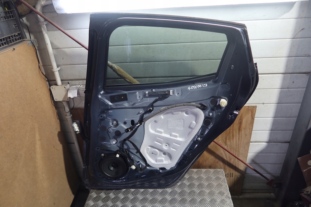 фото №11, Дверь правый задняя clio v лак tekpn вмятина