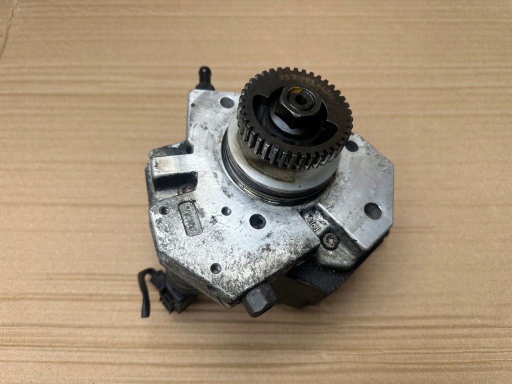 фото №5, Bmw 7 e65 4.4d насос топлива bosch 0445010108