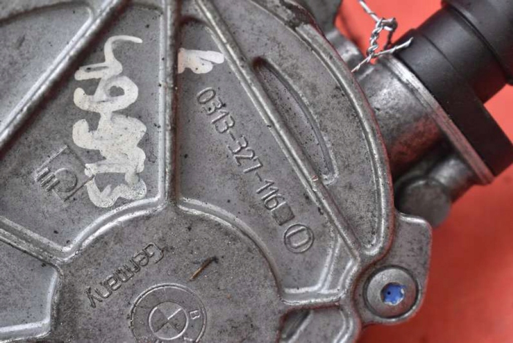 Насос вакуум вакуум 7517021 bmw e90 e91 2.0i 143 km 04-10 с Разборки