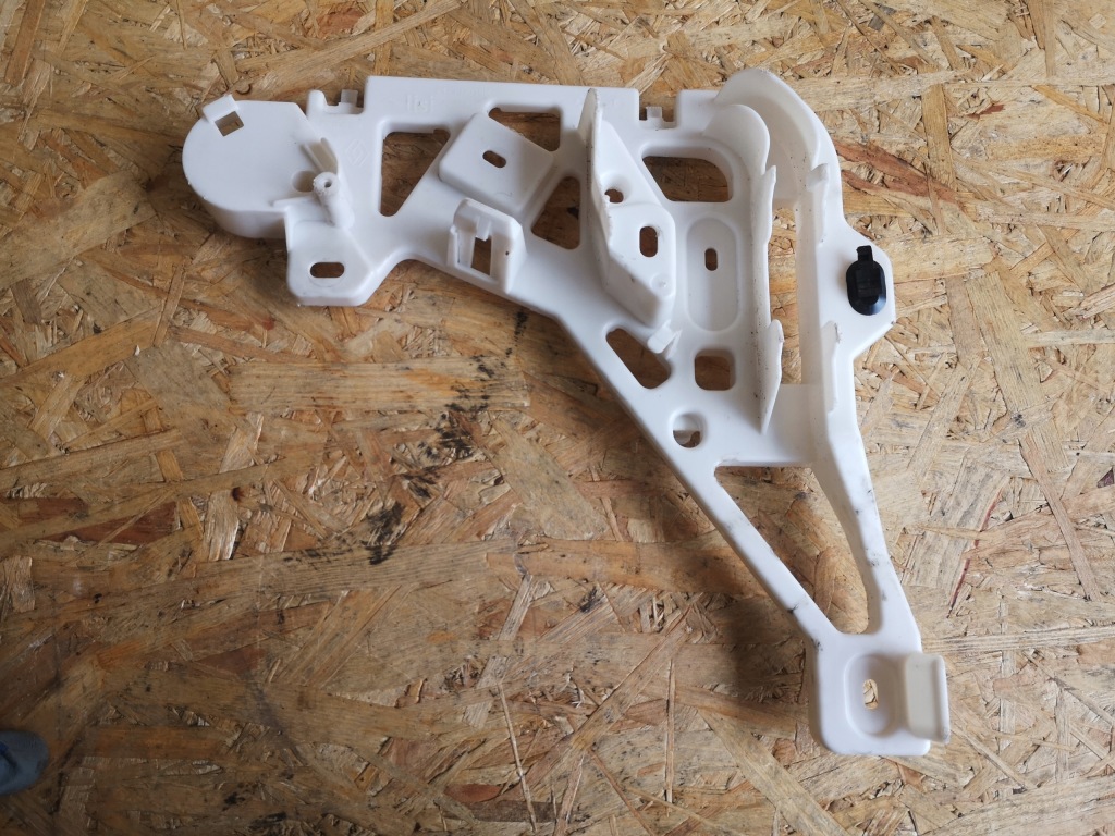 фото №1, Renault scenic iv напрямна кронштейн 242303018r
