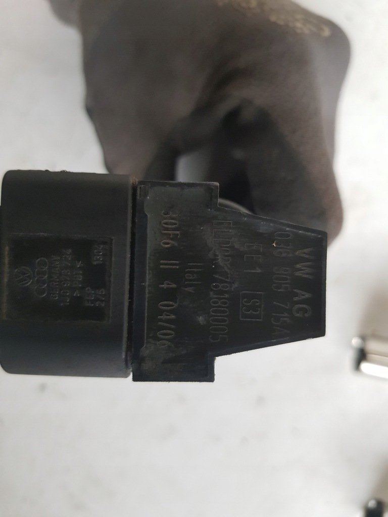 фото №6, Котушка запалювання vw golf v 1.4 036905715a