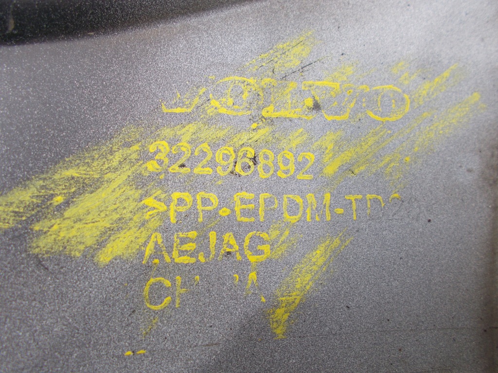 фото №13, Volvo xc60 ii lift 21-24 бампер передний bardzo хороший цвет 614 org