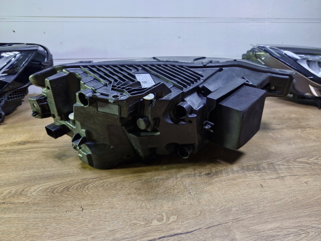 фото №8, Volvo xc60 ii лампа перед передняя левая mid led 32338984