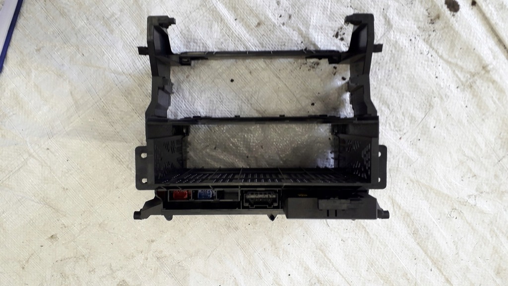 фото №9, Рамка средняя корзина радио audi a4 b5 fl 8d0858005m