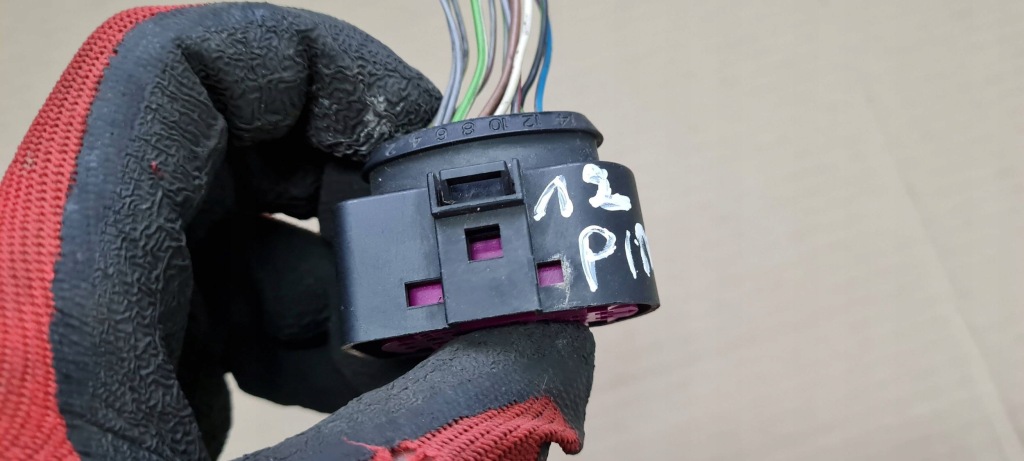 фото №5, Q5 8r штекер лампы перед передняя 1j0973737 a4 b8 a5 a7 4g a5