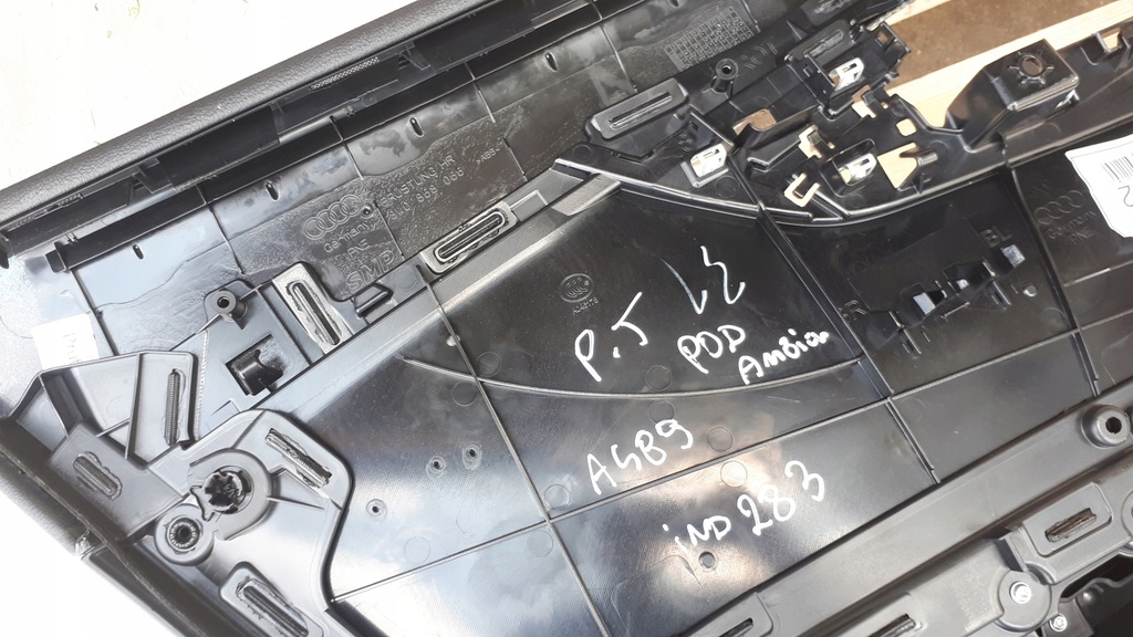 фото №13, A4 b9 8w s4 обшивка дверь правый задняя alcantara