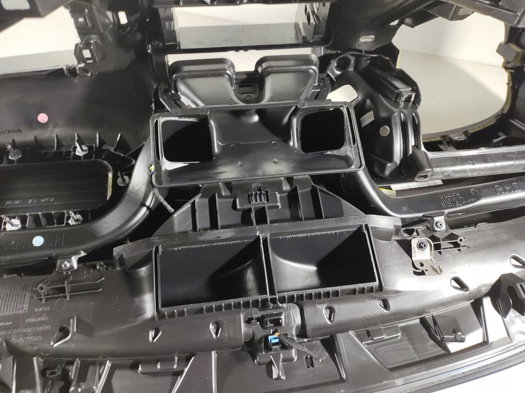 фото №10, Volvo v40 12r- панель приладів консоль uk