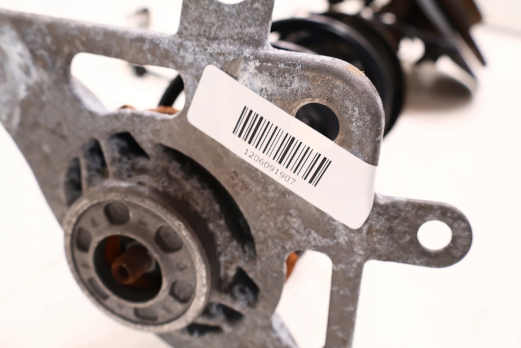 фото №10, Jeep renegade 1.4 mta амортизационная стойка правый задняя 520121350, 520361920