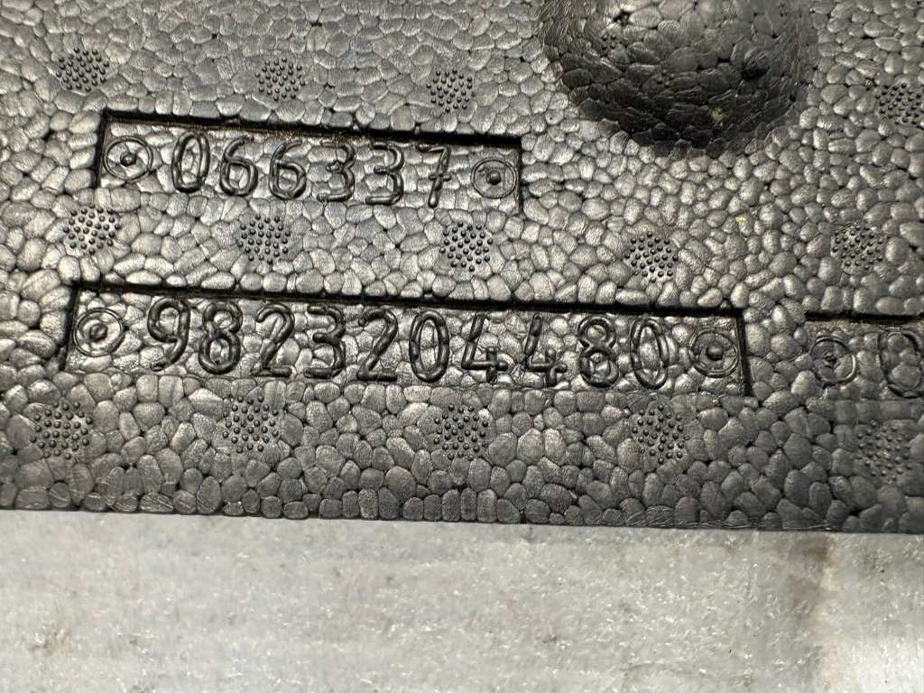 Купити Абсорбер перед peugeot 208 2