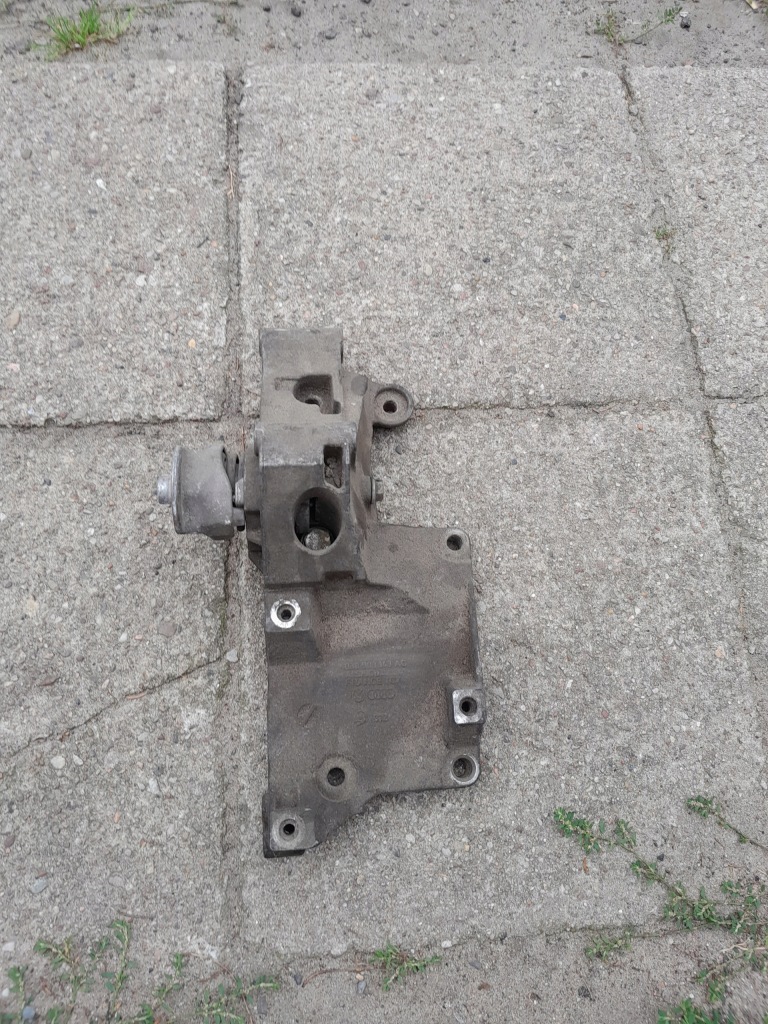 Купити Vw audi tdi кронштейн генератора 038903143ag