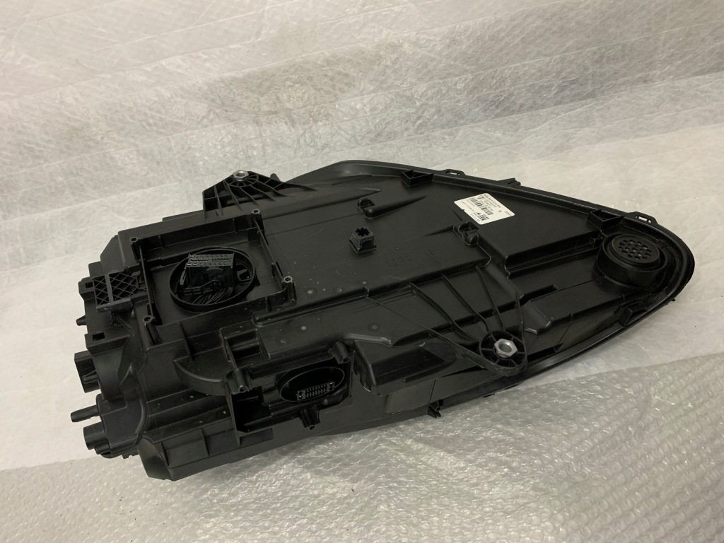 Porsche macan 95b рестайлінг  gts фара full led правий Недорого