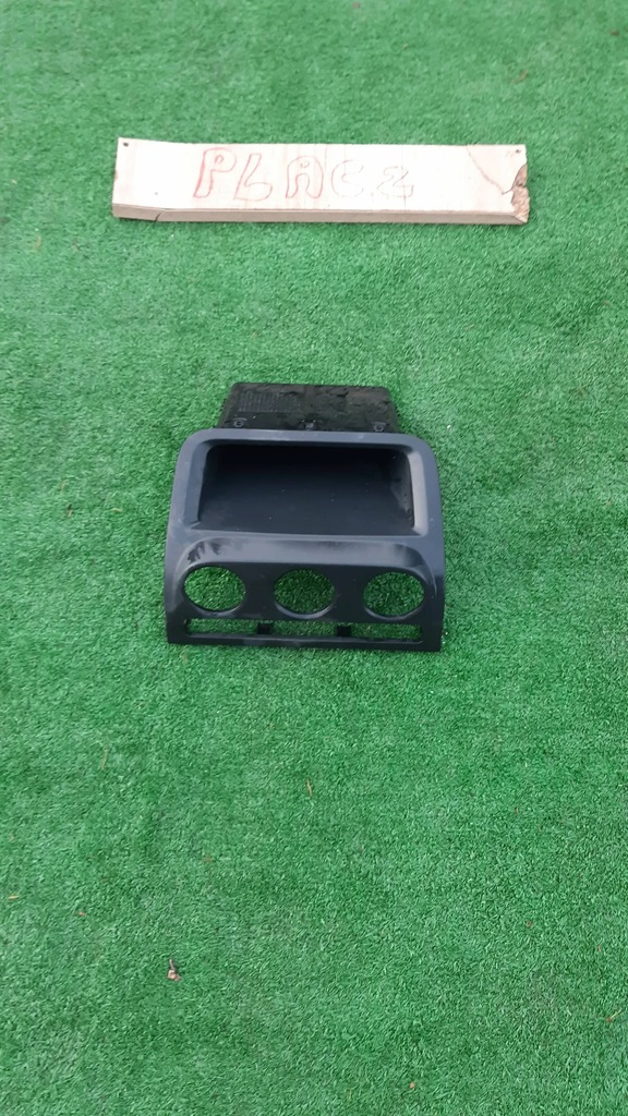 фото №1, Vw golf v 5 plus рамка консоли бардачок 5m0819422