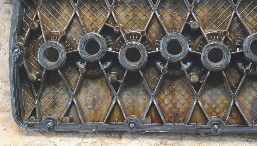 фото №9, Кришка клапанів права vw phaeton 6.0 w12 07c103476j