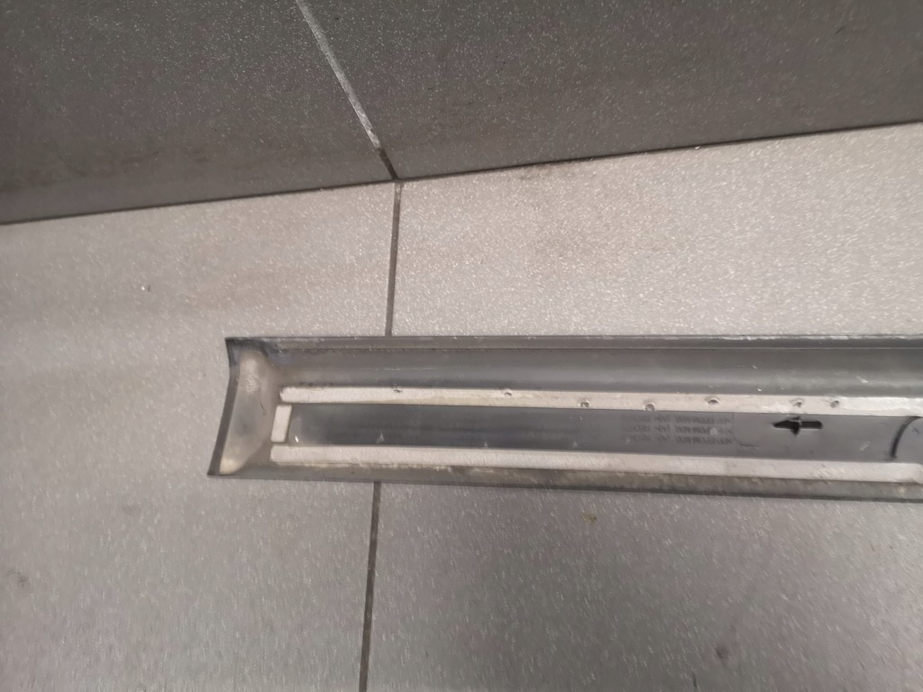 фото №11, Молдинг дверь правый перед audi a6 c6 4f0853374c