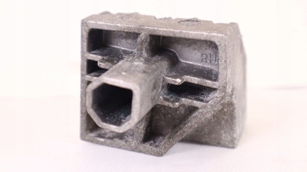 фото №5, Maserati ghibli 3.0 d 14- кронштейн радиатора правое