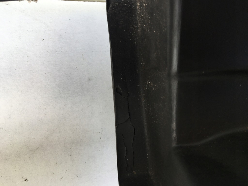 Впуск повітря захист корпус радіатора оливи pod бампером mercedes w124 Київ