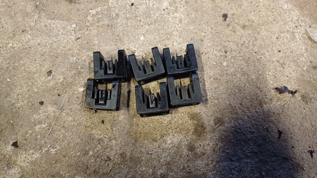 фото №1, Nissan qashqai j11 клипса кронштейн жабо