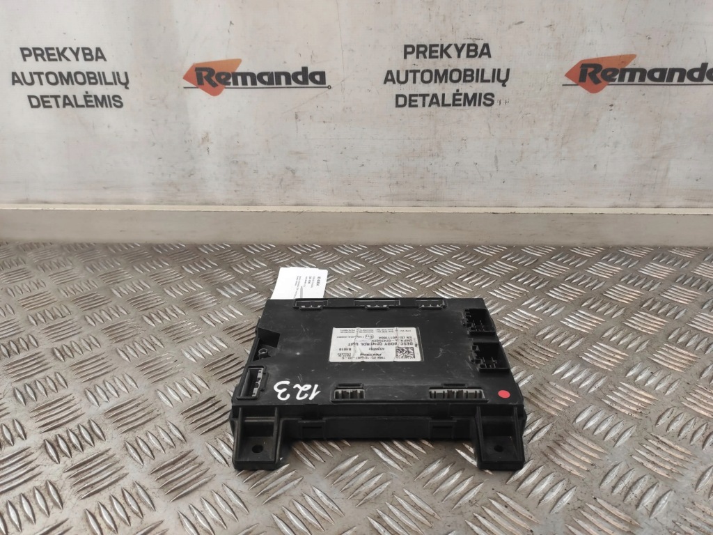 Купить 2020 tesla model s модуль кузов 0747g02x