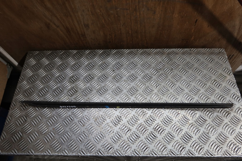 фото №7, Молдинг скло лобове права audi a4 b8