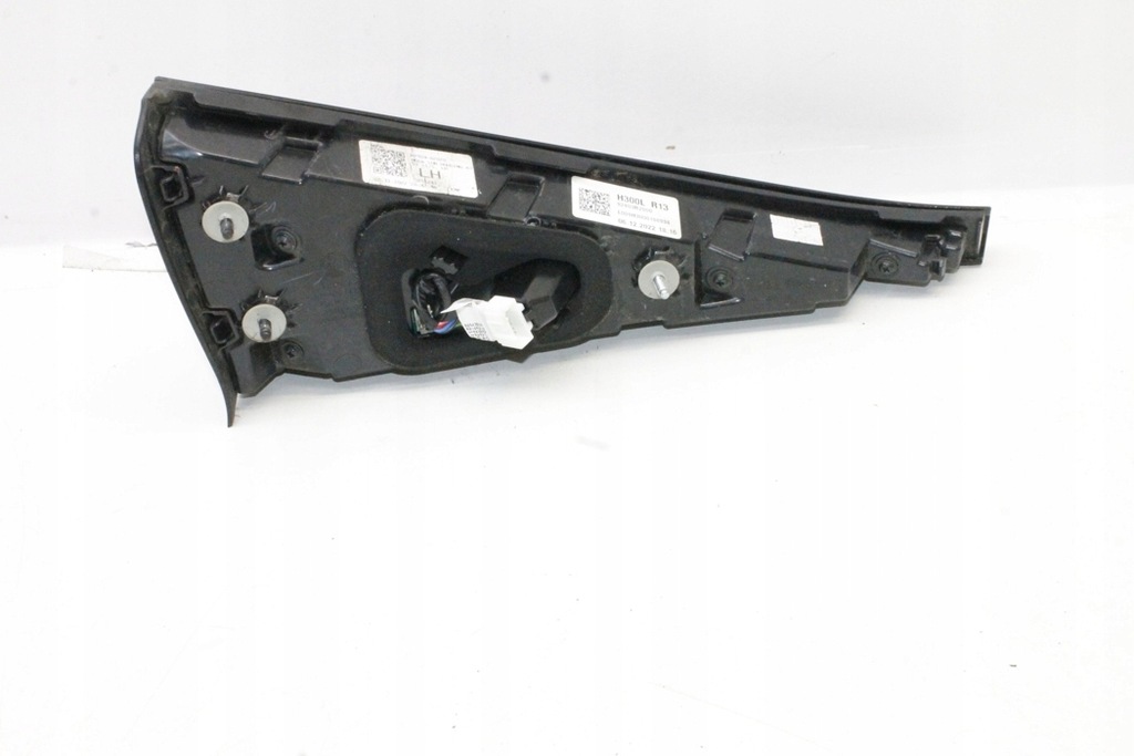 фото №9, Ліва лампа кришки багажника kia sportage v nq5 92403r2000 1.6l hybrid