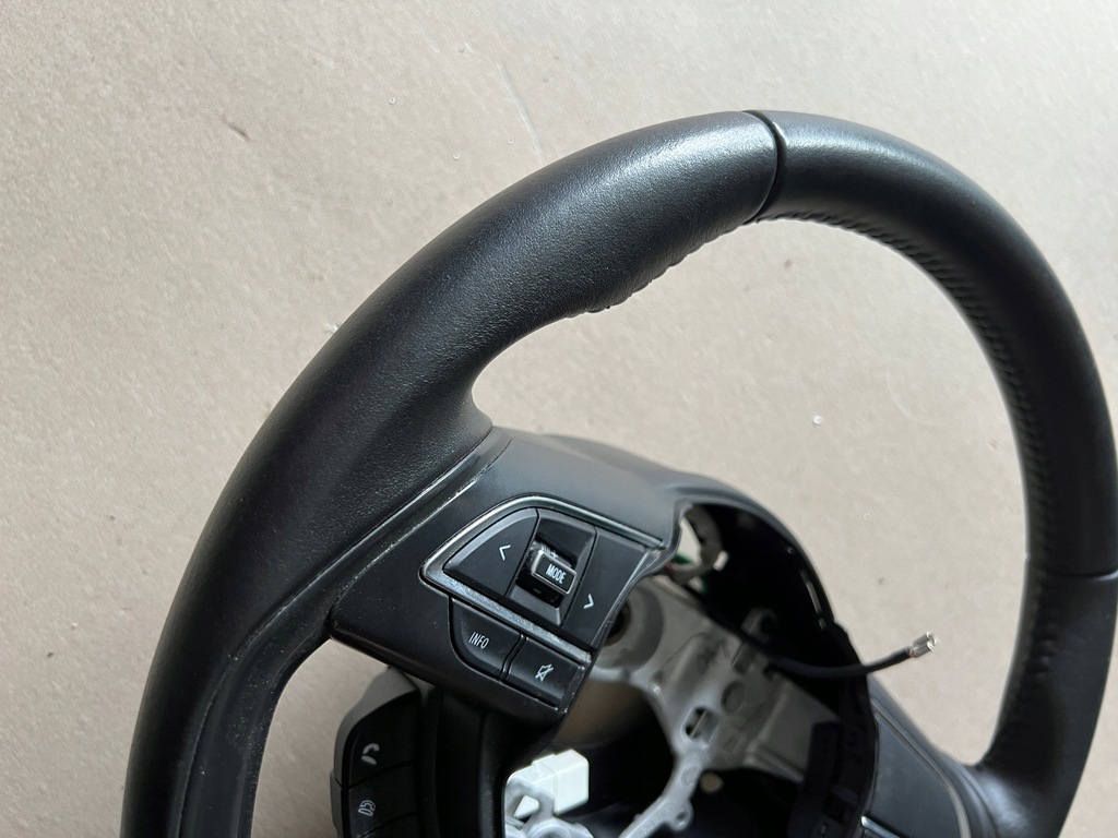 фото №4, Suzuki swift mk8 воздуховод многофункциональный кожаный состояние bardzo хороший