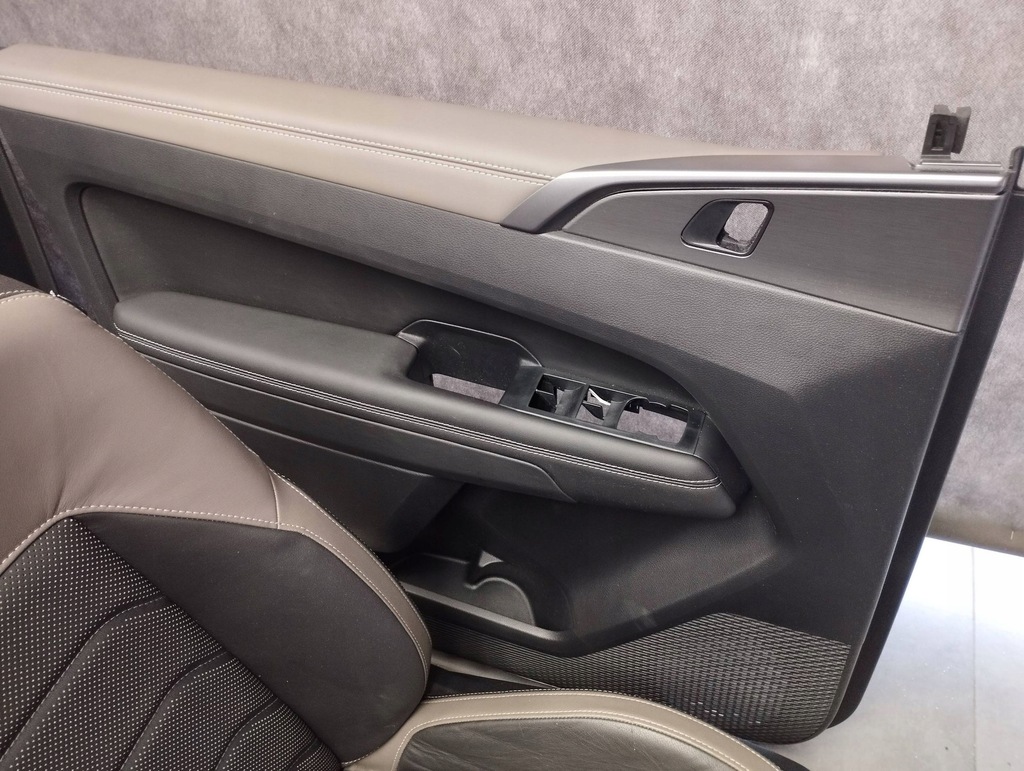 фото №14, Vw amarok ii сиденья подушки безопасности сиденья обшивки заднее сиденье