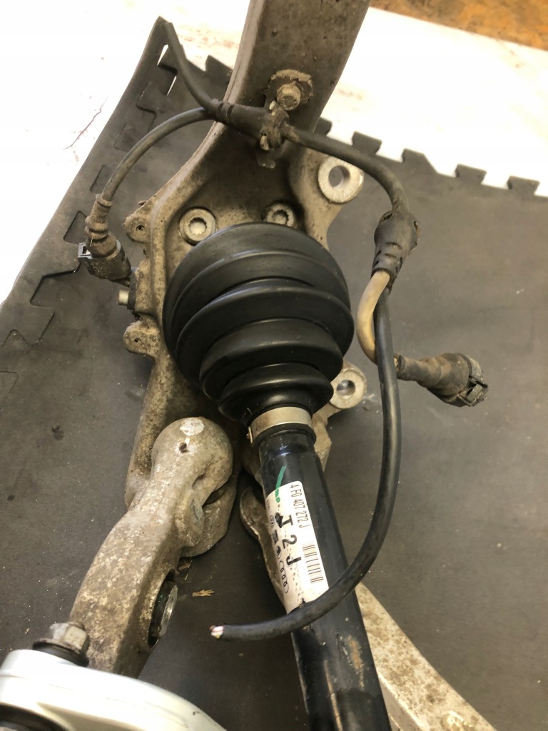 Audi a6 c6 3.0 tdi поворотный кулак лапа правый  комплект приводной вал Недорого