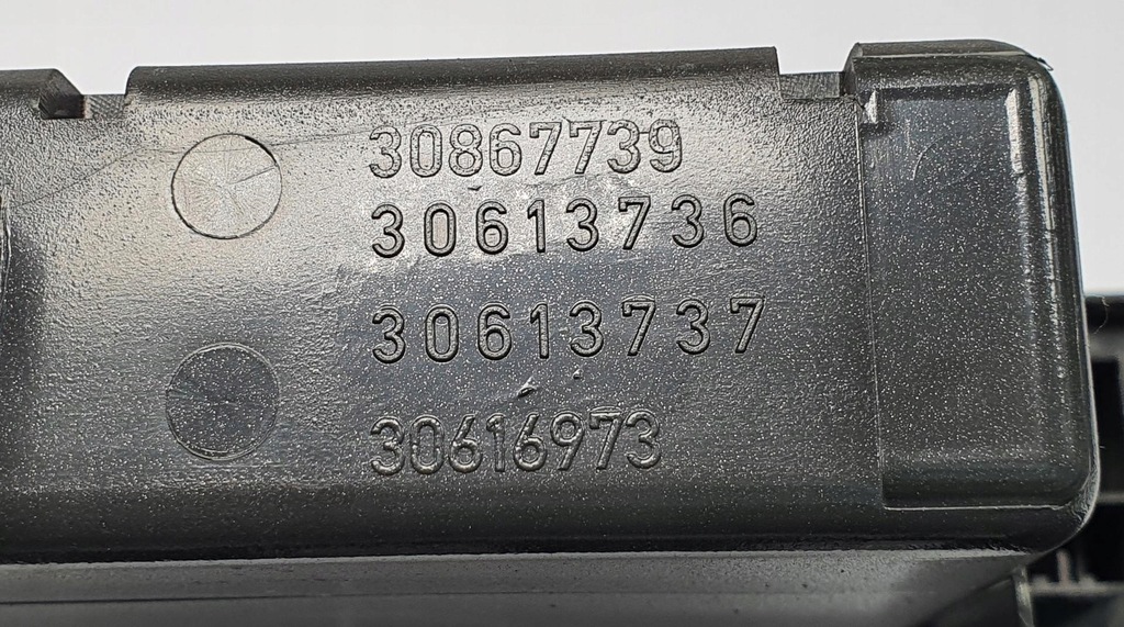 фото №7, Рамка корпус радио volvo v40 30867739 30613736