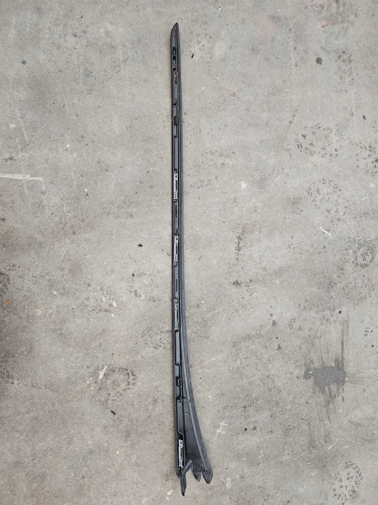 фото №5, Peugeot 5008 i 2009- молдинг стекло лобовое уплотнитель левая 96858535