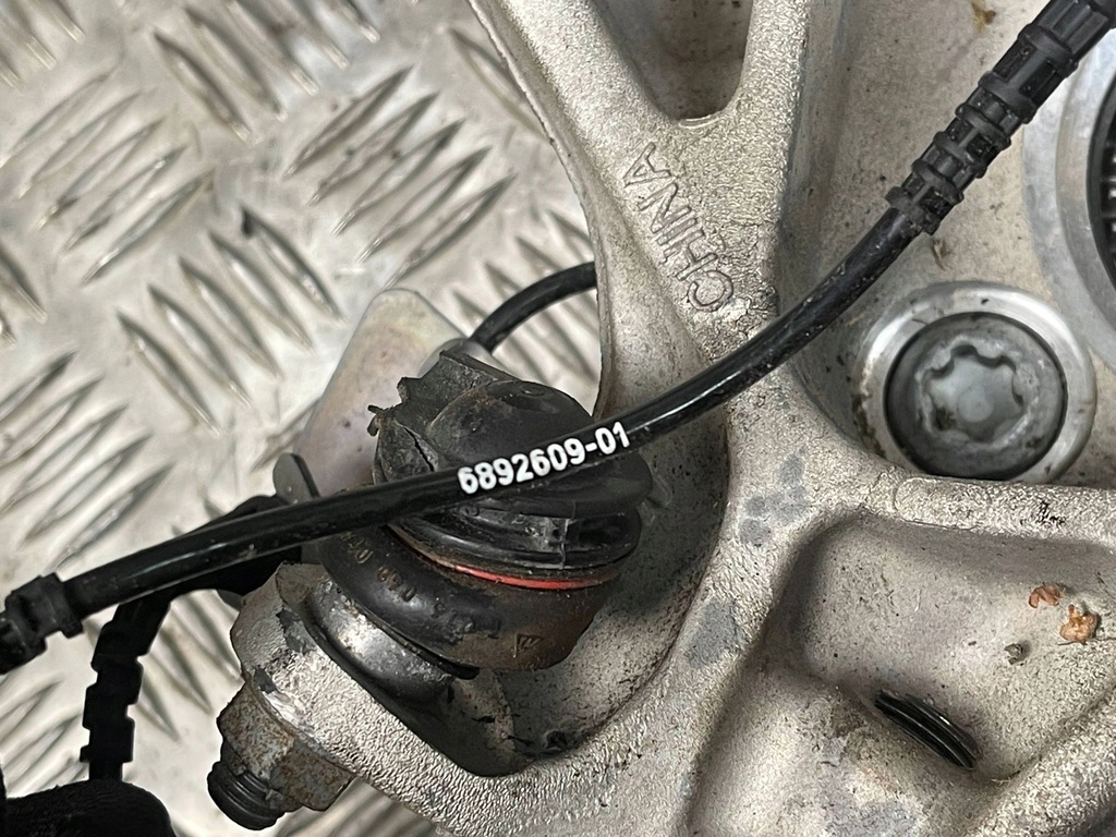 фото №13, Bmw i4 2024 задня сторона ліва ступиця колеса заднього