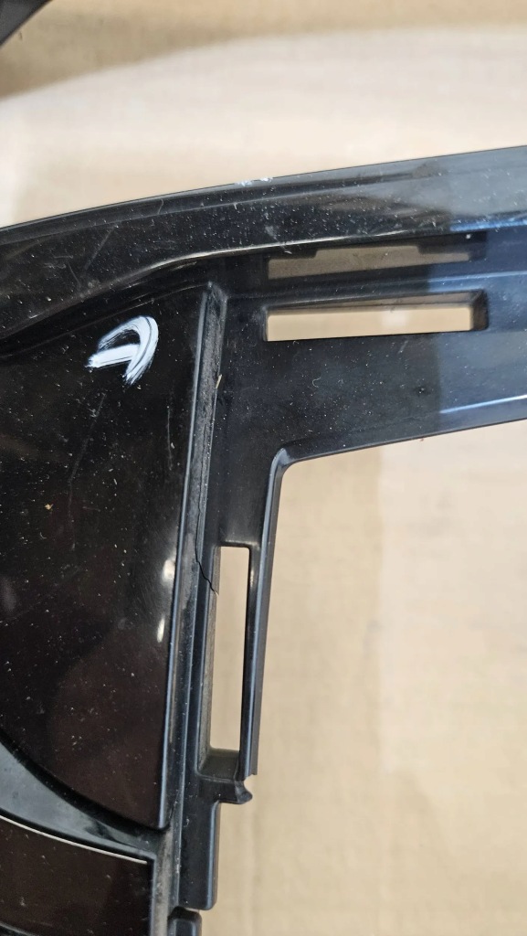 Решётка радиатора решётка радиатора решётка  радиатора bmw 2 u06 9882243-13 Цена